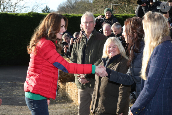Kate Middleton a participé aux activités caritatives de Noël avec les familles et les enfants lors de sa visite à la "Peterley Manor Farm" à Buckinghamshire. Le 4 décembre 2019