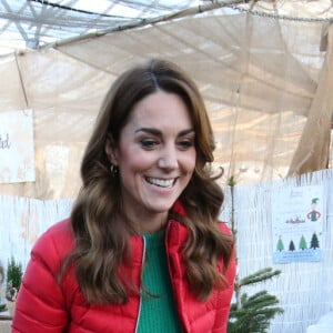 Kate Middleton a participé aux activités caritatives de Noël avec les familles et les enfants lors de sa visite à la "Peterley Manor Farm" à Buckinghamshire. Le 4 décembre 2019