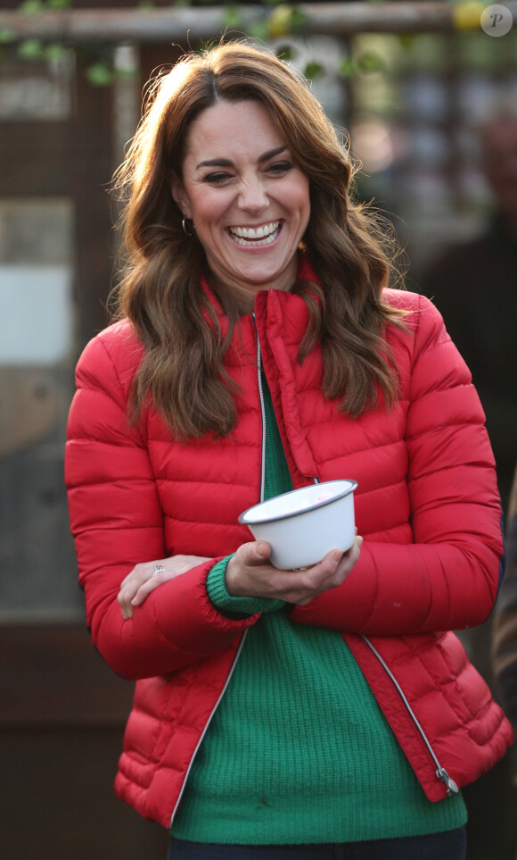 Kate Middleton a participé aux activités caritatives de Noël avec les familles et les enfants lors de sa visite à la "Peterley Manor Farm" à Buckinghamshire. Le 4 décembre 2019
