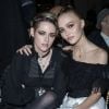 Kristen Stewart et Lily-Rose Depp assistent au défilé Chanel Métiers d'Art 2019/2020 au Grand Palais. Paris, le 4 décembre 2019 © Olivier Borde / Bestimage