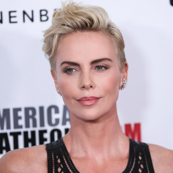 Charlize Theron - Photocall du 33ème American Cinematheque Awards Gala à Los Angeles le 8 novembre 2019.