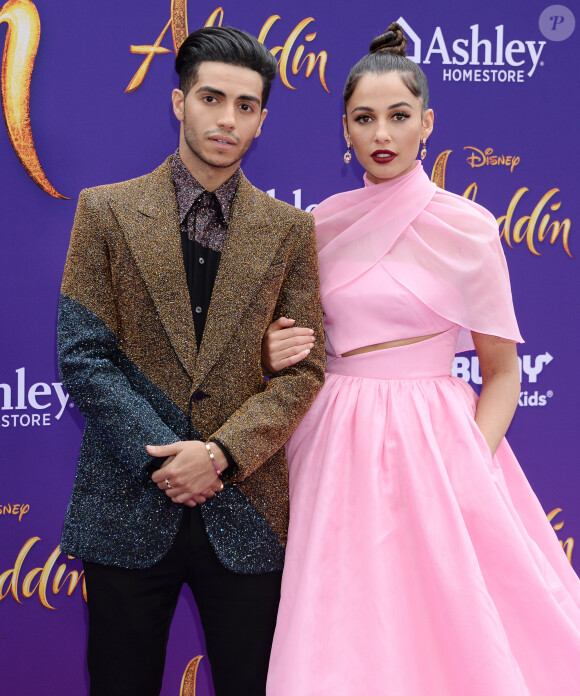 Mena Massoud et Naomi Scott à la première du film "Aladdin" au El Capitan Theatre dans le quartier de Hollywood à Los Angeles, le 21 mai 2019.