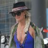 Jade et Joy se baignent avec une amie à la plage alors que Laeticia Hallyday a fait ses courses au supermarché à Saint-Barthélemy le 4 décembre 2019. Laeticia et ses filles sont à Saint-Barthélemy pour honorer les 2 ans de la mort de Johnny le 5 décembre.