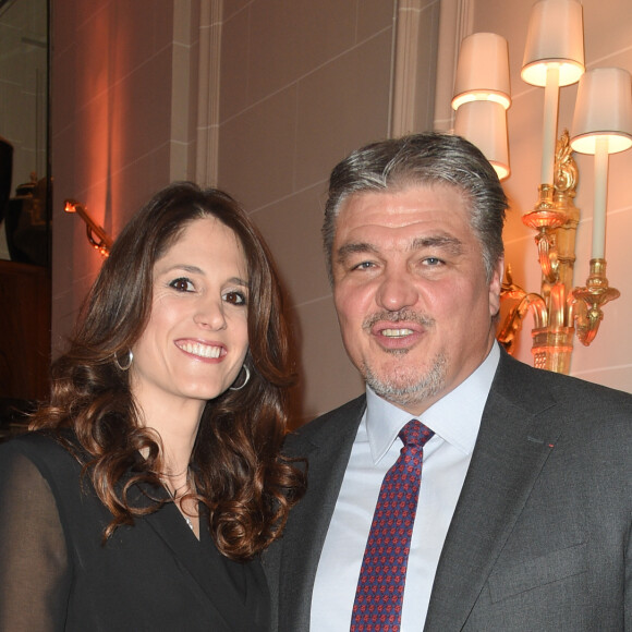 David Douillet et sa femme Vanessa Carrara - 3ème Gala caritatif des "Stéthos d'Or" qui récompensent les artistes qui contribuent au bien-être de tous, organisé par la Fondation pour la Recherche en Physiologie au George V à Paris, le 11 mars 2019. © Coadic Guirec/Bestimage