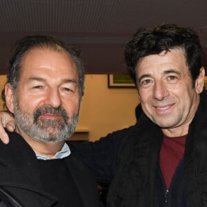 Exclusif - Denis Olivennes et Patrick Bruel - People en backstage lors du premier jour du concert de Patrick Bruel lors de sa tournée "Ce soir on sort..." à Paris La Défense Arena le 6 décembre 2019. © Coadic Guirec/Bestimage