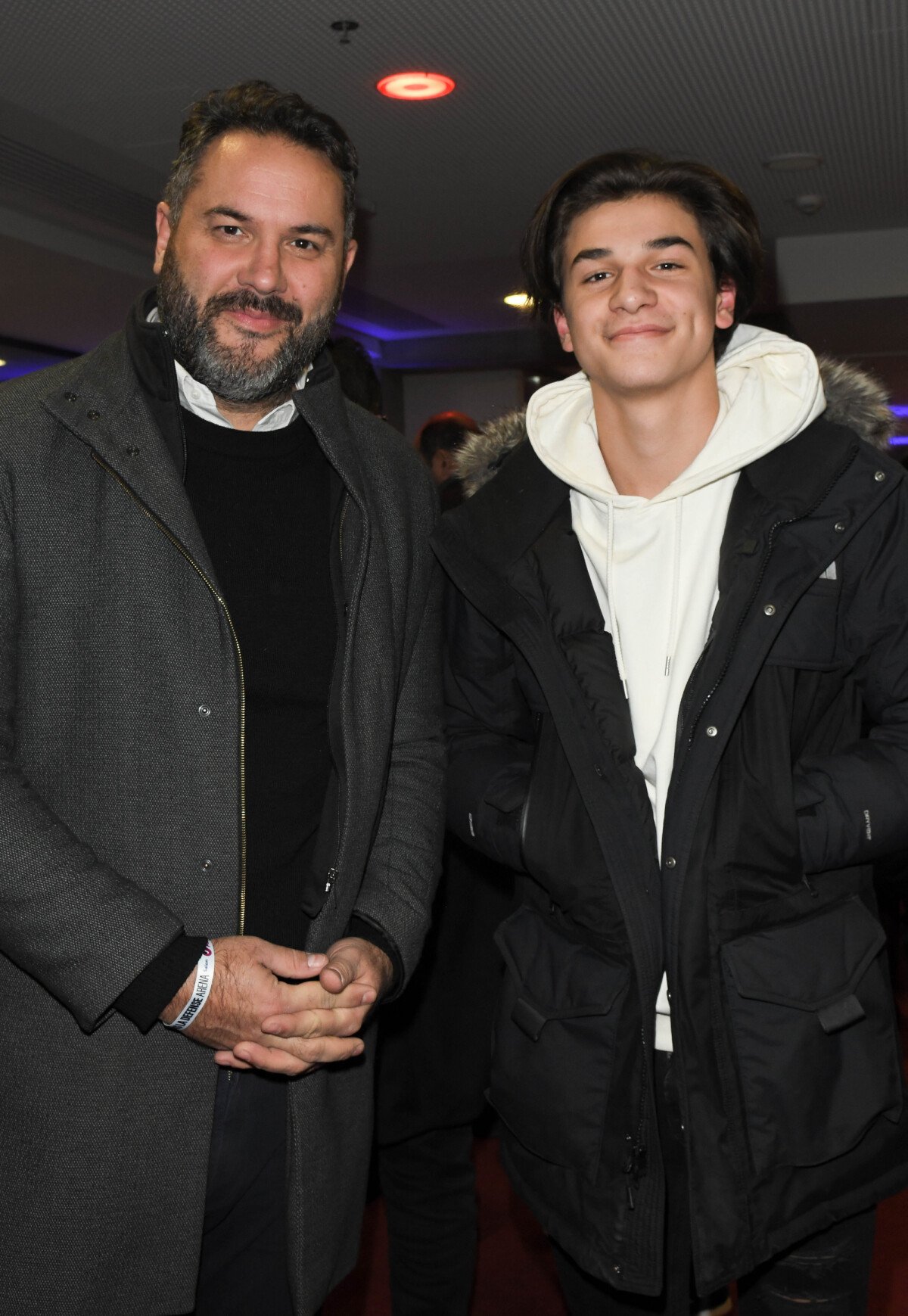 Photo Exclusif Bruce Toussaint et son fils Noé People en backstage lors du premier jour du Photo Exclusif Bruce Toussaint et son fils Noé People en backstage lors du premier jour du