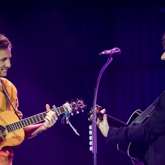 Exclusif - Vianney (Vianney Bureau) - Deuxième jour du concert de Patrick Bruel lors de sa tournée "Ce soir on sort..." à Paris La Défense Arena le 7 décembre 2019. © Cyril Moreau/Bestimage