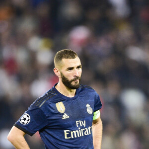 Déception de Karim Benzema (Real Madrid) lors du match UEFA Ligue des Champions groupe A, opposant le Paris Saint-Germain (PSG) au Real Madrid au Parc des Princes à Paris, France, le 18 septembre 2019. Le PSG a gagné 3-0. © Jean-Baptiste Autissier/Panoramic/Bestimage