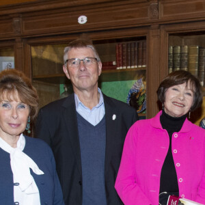Exclusif - Françoise Canetti, Stewart Cole, Macha Méril, Ludovic Tailleux et Bernard Canetti lors de la remise du "Prix Georges, Jacques et Elias Canetti" à l'institut Pasteur, le 10 décembre 2019 à Paris. © Pierre Perusseau / Bestimage.