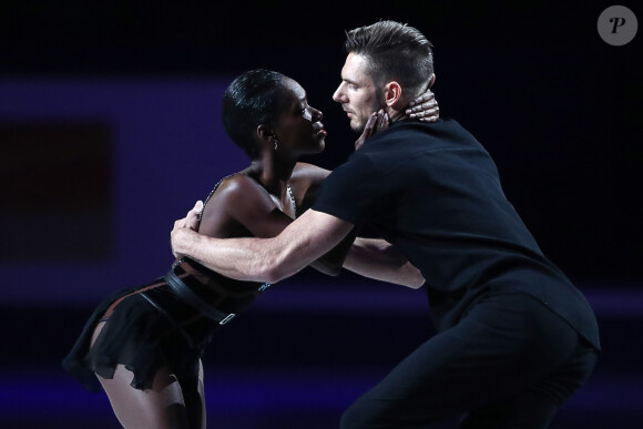 Les patineurs Vanessa James et Morgan Ciprès lors d'un gala d'exhibition à la Saitama Super Arera pendant le "2019 ISU World Figure Skating Championship". Saitama, le 23 mars 2019.