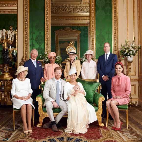 La mère de Meghan Doria Raglan, Camilla Parker Bowles, duchesse de Cornouailles, le prince Charles, prince de Galles, le prince William, duc de Cambridge, et Catherine (Kate) Middleton, duchesse de Cambridge, lady Jane Fellowes, lady Sarah McCorquodale - Le prince Harry et Meghan Markle, duc et duchesse de Sussex, photos du baptème de leur fils Archie Harrison Mountbatten-Windsor. Windsor, le 6 juillet 2019. ©Chris Allerton via Bestimage