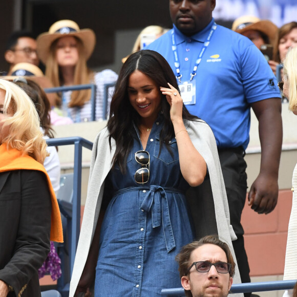 Meghan Markle, duchesse de Sussex, au côté de Anna Wintour, Venus Williams, Patrick Mouratoglou et Alexis Ohanian (le mari de S. Williams) dans les tribunes de la finale femme du tournoi de l'US Open 2019 opposant Serena Williams à Bianca Andreescu (3-6 / 5-7) au Billie Jean King National Tennis Center à New York, le 7 septembre 2019.