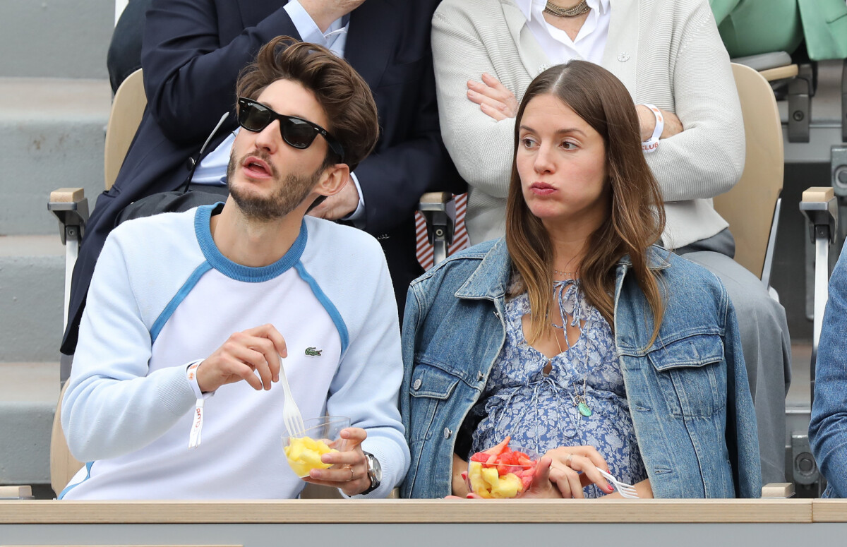 Vidéo : Pierre Niney et sa compagne Natasha Andrews enceinte de leur