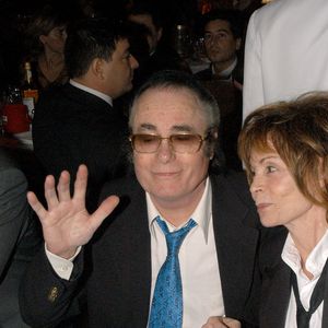 Alain Barrière et son épouse Anièce aux Trophées de la Nuit. Lidos, Paris. Le 27 octobre 2003. © Francois-Xavier Lamperti/ABACA