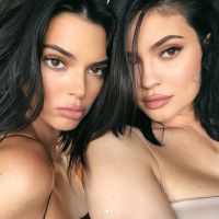 Kendall Jenner : Moqueuse, elle imite sa soeur Kylie Jenner et ses lèvres