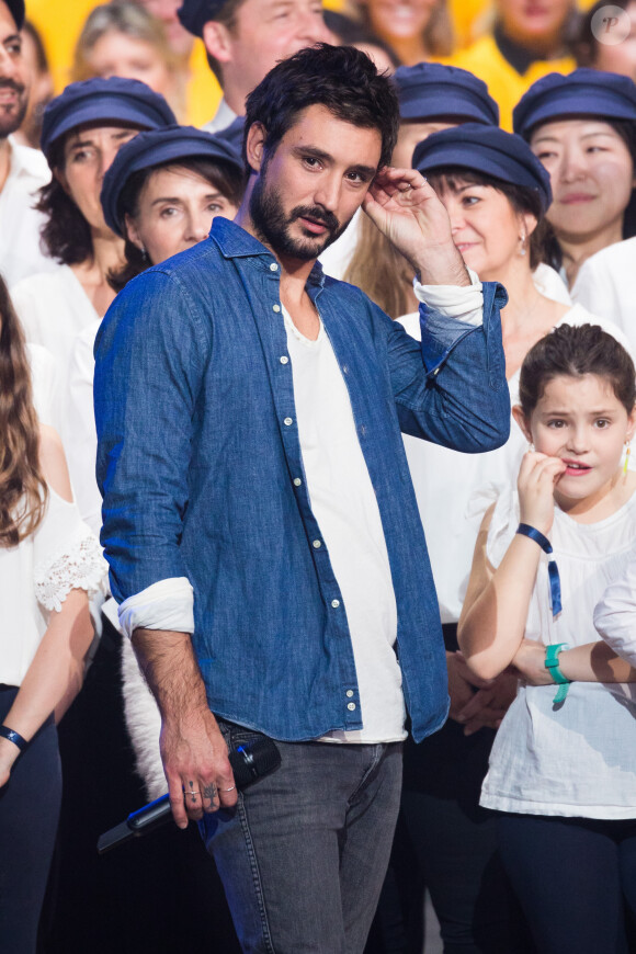 Jérémy Frérot - Deuxième jour de la 33ème édition du Téléthon au Parc de la Villette à Paris le 7 décembre 2019. © Tiziano Da Silva/Bestimage