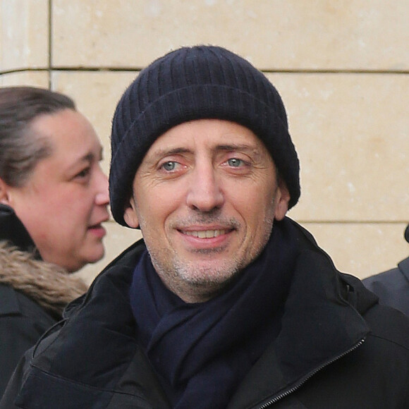 Le comédien Gad Elmaleh à la sortie des studios de la radio RTL à Paris le 12 décembre 2019. © Jonathan Rebboah / Panoramic / Bestimage