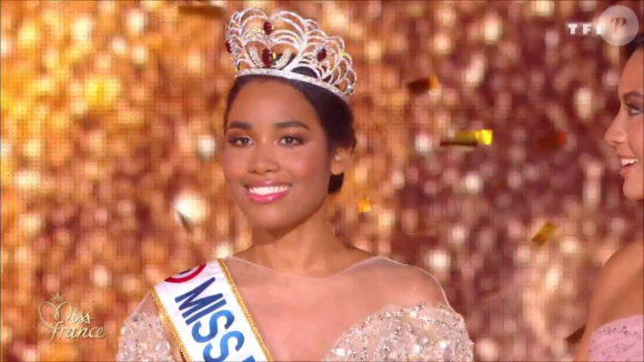 Miss Guadeloupe : Clémence Botino - Élection de Miss France 2020 sur TF1, le 14 décembre 2019.