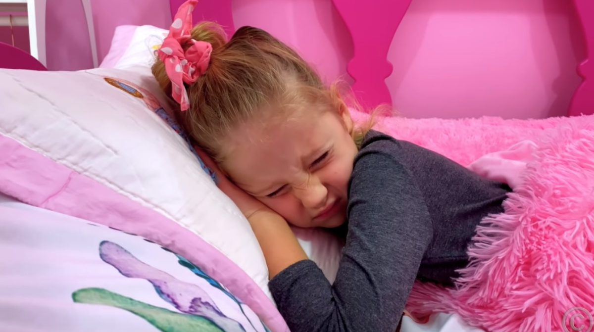 Photo : Anastasia Radzinskaya - Capture YouTube - Purepeople