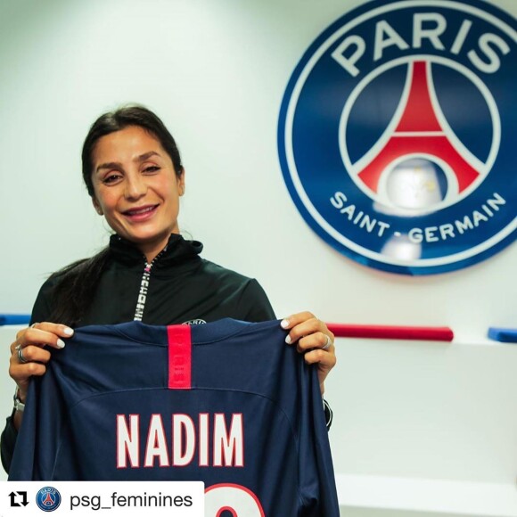 Nadia Nadim lorsqu'elle a annoncé prolongé son contrat avec le PSG le 9 juillet 2019.