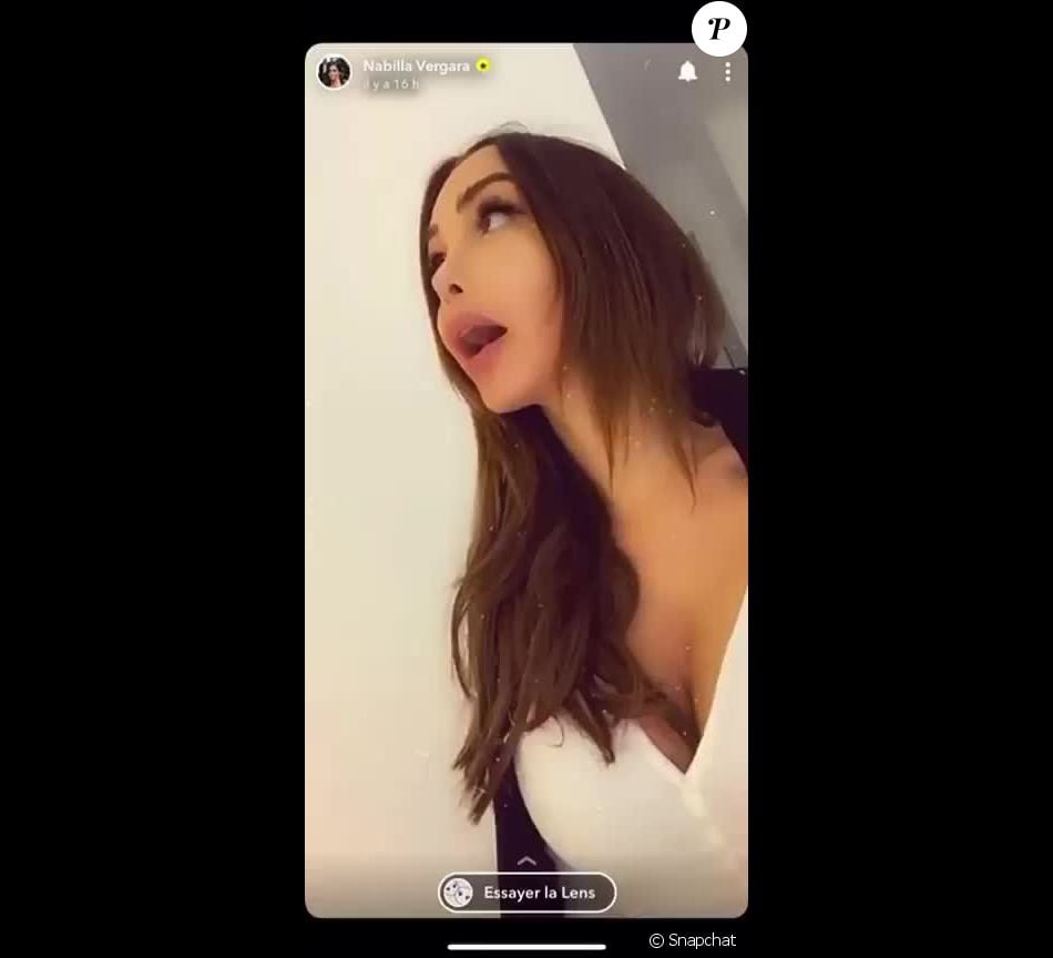 Maison De Nabilla A Dubai Noel Nabilla a décoré sa maison de Dubaï pour Noël le 20 décembre 2019. -  Purepeople