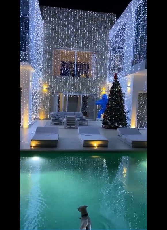 La maison de Nabilla à Dubai, pour Noël. Décembre 2019.