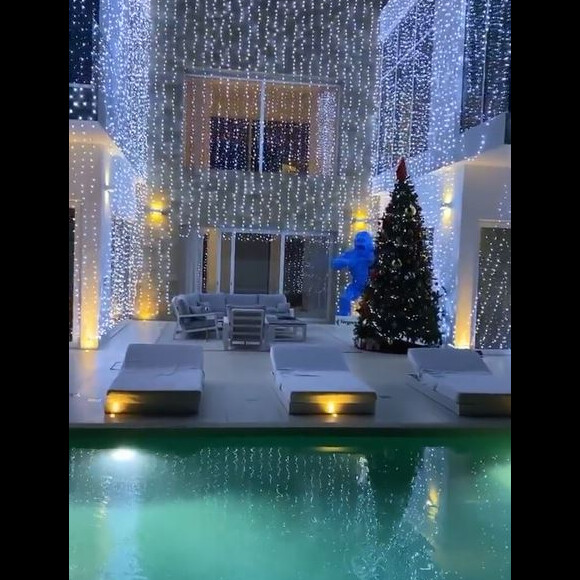 La maison de Nabilla à Dubai, pour Noël. Décembre 2019.