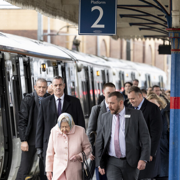 La reine Elisabeth II d'Angleterre arrive à la gare de King's Lynn pour aller passer les fêtes à Sandringham le 20 décembre 2019. 20/12/2019 - King's Lynn