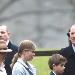 Lady Louise Windsor, James Mountbatten-Windsor, vicomte Severn et le prince Edward du Royaume-Uni, comte de Wessex, Sophie, comtesse de Wessex et la reine d'Angleterre, Elisabeth II - La famille royale britannique assiste à la messe dominicale à l'église St. Mary Magdalene de Sandringham, Norfolk, le 22 décembre 2019.