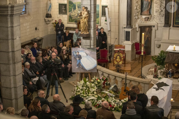 Guénaëlle Barrière, Jean-Marie Le Pen - Les obsèques de Alain Barrière en l'église Saint-Joseph à La Trinité-sur-Mer le 23 décembre 2019.
