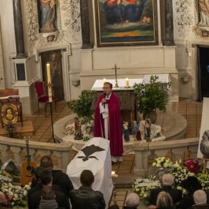 Guénaëlle Barrière, Jean-Marie Le Pen - Les obsèques de Alain Barrière en l'église Saint-Joseph à La Trinité-sur-Mer le 23 décembre 2019.