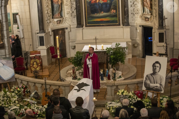 Guénaëlle Barrière, Jean-Marie Le Pen - Les obsèques de Alain Barrière en l'église Saint-Joseph à La Trinité-sur-Mer le 23 décembre 2019.
