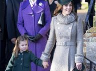 Charlotte de Cambridge adorable : mini-révérence et câlins avec le public