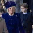 Camilla Parker Bowles, duchesse de Cornouailles, le prince George de Cambridge, la princesse Charlotte de Cambridge lors de la messe de Noël en l'église Sainte-Marie-Madeleine à Sandringham au Royaume-Uni, le 25 décembre 2019.