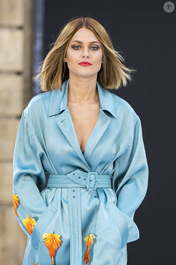 Caroline Receveur - Défilé L'Oréal Paris 2019 à la Monnaie de Paris le 28 Septembre 2019 pendant la fashion week. © Olivier Borde / Bestimage