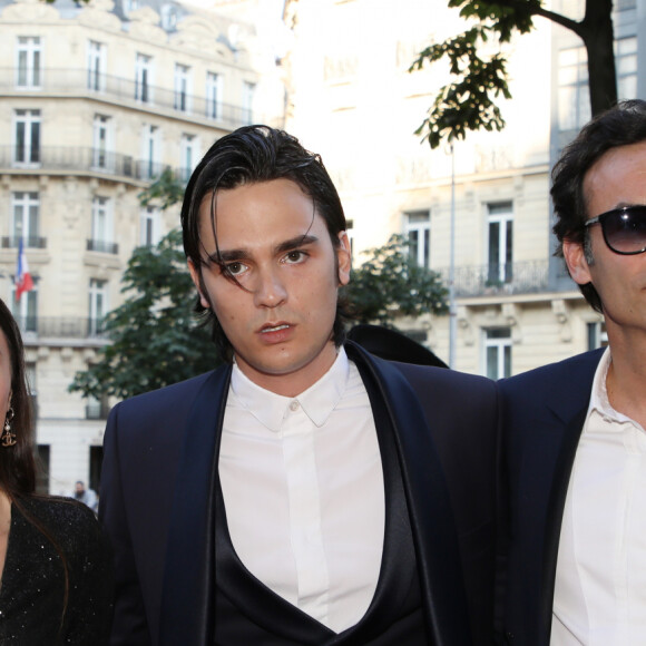 Anthony Delon avec son frère Alain-Fabien Delon et sa compagne Capucine Anav (habillée par Stevens Ishay Couture) aux arrivées de la 10ème édition du "Global Gift Gala" à l'hôtel Four Seasons George V à Paris, le 3 juin 2019. © Denis Guignebourg/Bestimage