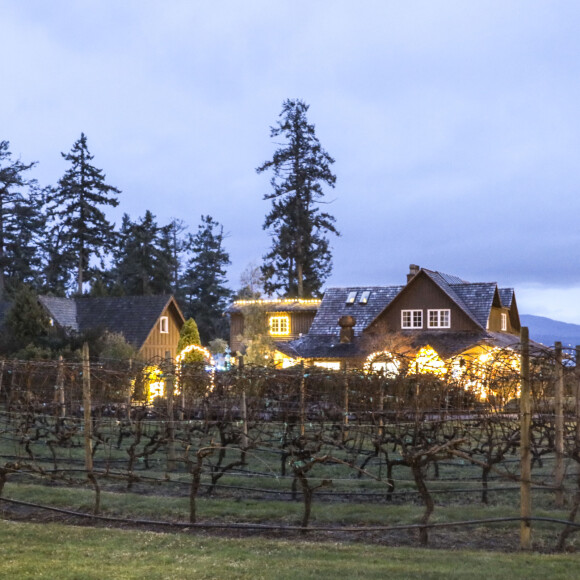 Le prince Harry et Meghan Markle ont fui le protocole de Noël de la famille royale pour se retrouver en famille au Canada. Le personnel de sécurité du Prince Harry et de Meghan Markle, duc et duchesse de Sussex, est venu en repérage dans ce restaurant , le Deep Cove Chalet , pour réserver une table romantique. 26/12/2019 - North Saanich