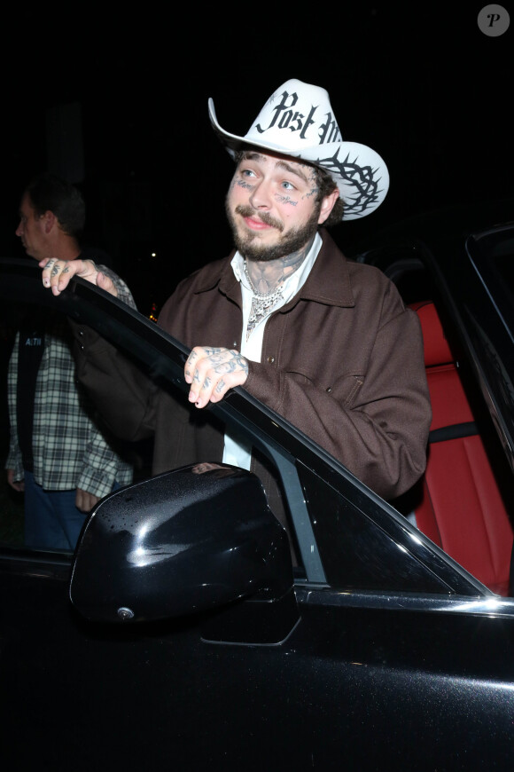 Post Malone porte un chapeau de cow-boy à Los Angeles, le 4 décembre 2019.