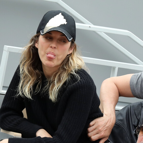 Marion Cotillard et son compagnon Guillaume Canet - People dans les tribunes lors de la finale messieurs des internationaux de France de tennis de Roland Garros 2019 à Paris le 9 juin 2019. © Jacovides-Moreau/Bestimage