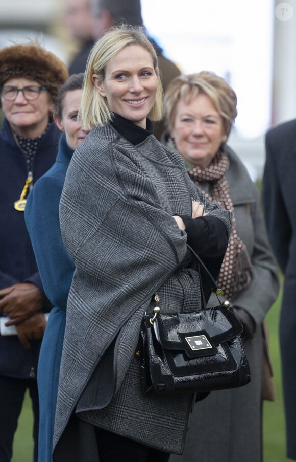 Zara Phillips (Zara Tindall) après la course de Cheltenham où le cheval Chequred View appartenant à sa mère, la princesse Anne et monté par le jockey Gavin Sheehan, est arrivé 2e. Cheltenham, 13 décembre 2019.