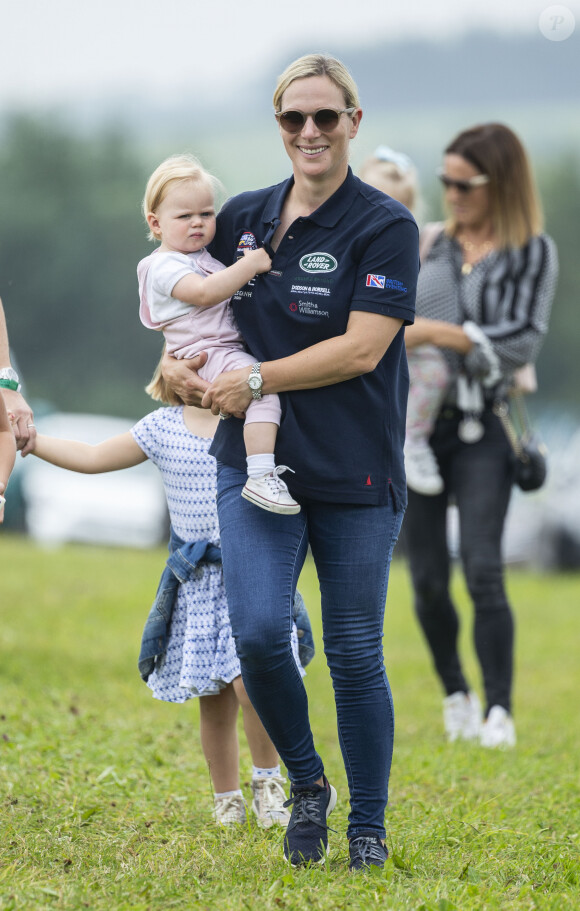 Zara Tindall, son mari Mike et leurs enfants Mia et Lena au "Festival of British Eventing" à Gatcombe Park. Le 3 août 2019