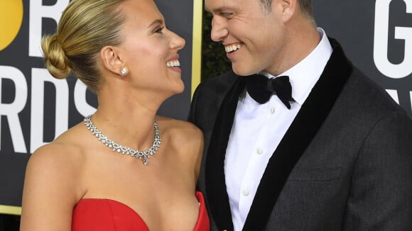 Scarlett Johansson au bras de Colin Jost, les stars en couple aux Golden Globes