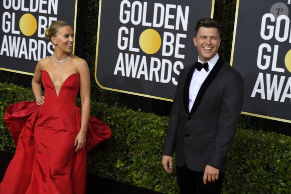Scarlett Johansson et son fiancé Colin Jost - Photocall de la 77e cérémonie annuelle des Golden Globe Awards au Beverly Hilton Hotel à Los Angeles. Le 5 janvier 2020.