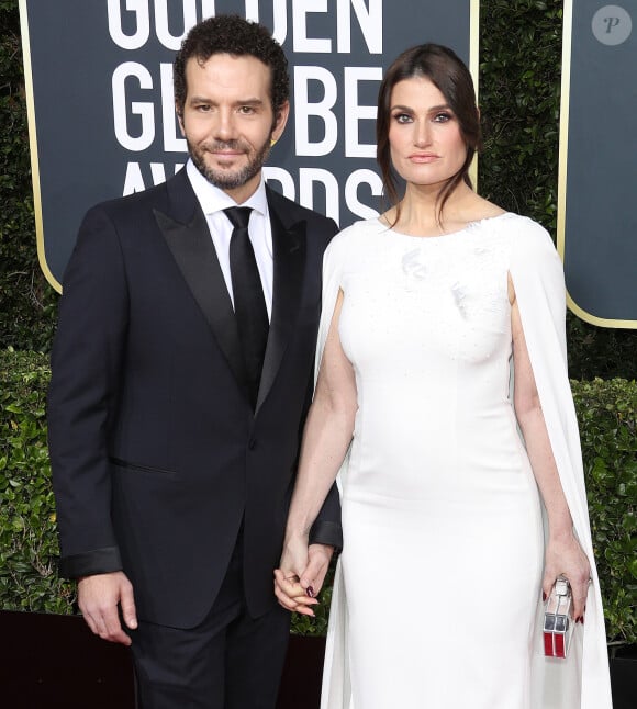 Idina Menzel et son mari Aaron Lohr - Photocall de la 77e cérémonie annuelle des Golden Globe Awards au Beverly Hilton Hotel à Los Angeles, le 5 janvier 2020.