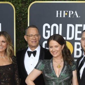 Samantha Bryant, Tom Hanks avec sa femme Rita Wilson et ses enfants Colin Hanks, Elizabeth Ann Hanks, Chester Hanks et Truman Theodore Hanks - Photocall de la 77ème cérémonie annuelle des Golden Globe Awards au Beverly Hilton Hotel à Los Angeles, le 5 janvier 2020. © Kevin Sullivan via ZUMA Wire / Bestimage