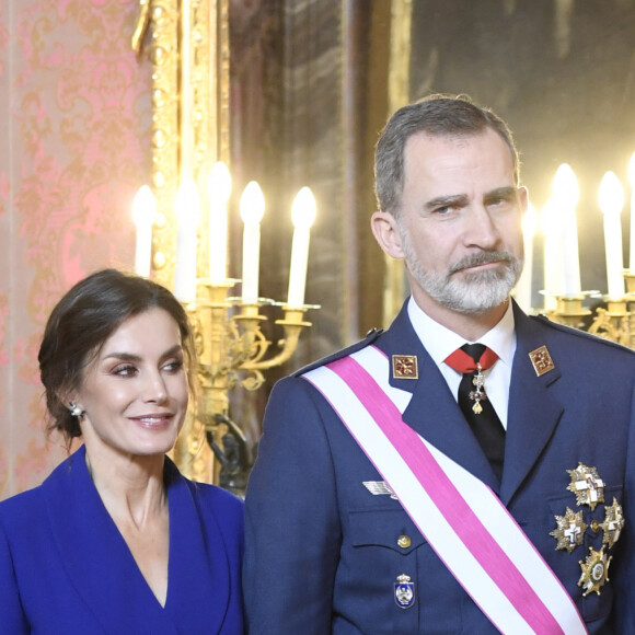 Le roi Felipe VI et la reine Letizia d'Espagne présidaient à la traditionnelle pâque militaire, premier rendez-vous officiel de l'année civile, le 6 janvier 2020 au palais royal, à Madrid.