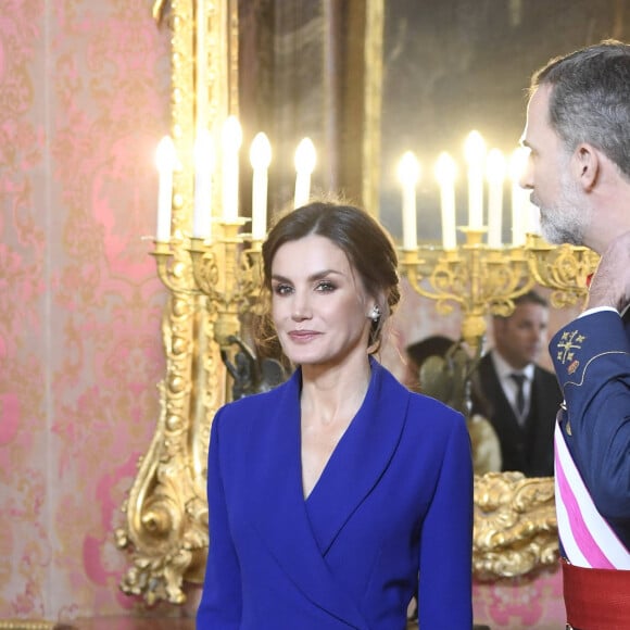 Le roi Felipe VI et la reine Letizia d'Espagne présidaient à la traditionnelle pâque militaire, premier rendez-vous officiel de l'année civile, le 6 janvier 2020 au palais royal, à Madrid.