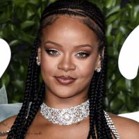 Rihanna sans maquillage : elle assume un immense bouton sur son visage