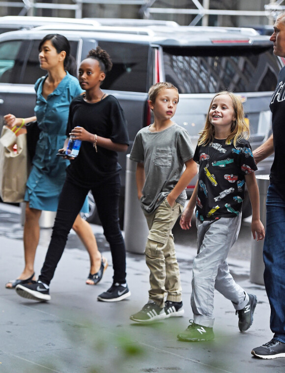 Exclusif - Zahara, Knox et Vivienne Jolie-Pitt rejoignent leur hôtel pendant que leur mère Angelina Jolie profite pleinement de la Fashion Week de New York, le 13 septembre 2017.