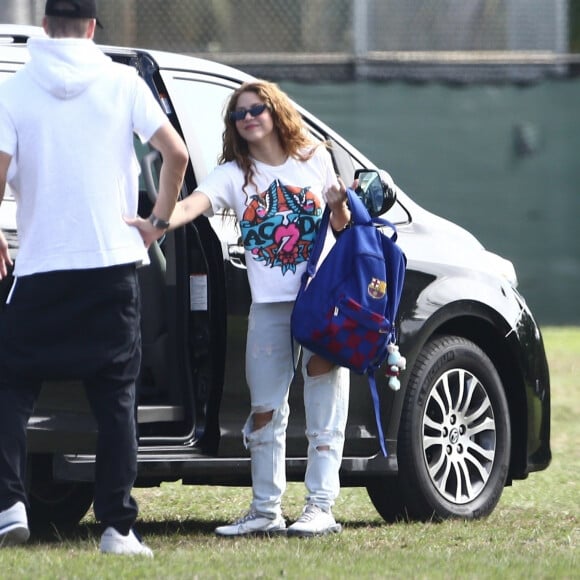 Exclusif - Shakira, Gerard Pique - Shakira et son compagnon sont allés encourager leurs fils lors de leur entrainement de football à Miami, le 30 décembre 2019.